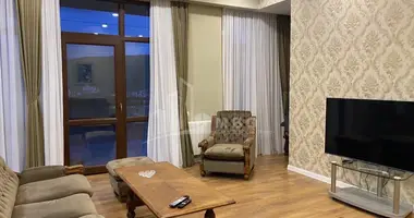 Villa 4 zimmer mit Möbliert, mit Asphaltierte Straße, mit Verfügbar in Tiflis, Georgien