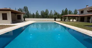 Haus mit Aufzug, mit Klimaanlage, mit Schwimmbad in Strovolos, Cyprus