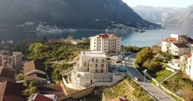 Apartamento 2 habitaciones en Dobrota, Montenegro