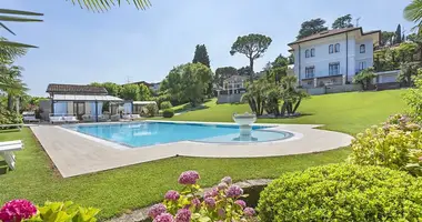 Villa en Desenzano del Garda, Italia