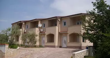 Hôtel 380 m² dans Baska, Croatie