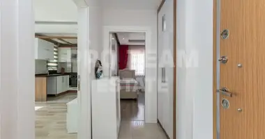 2 bedroom apartment in Konyaalti, Turkey