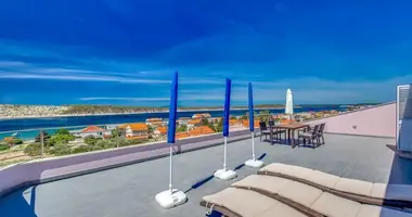 Hotel 353 m² en Karlobag, Croacia