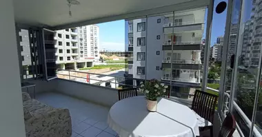4 room apartment with double glazed windows, with balcony, with furniture in Mersin, Turkey