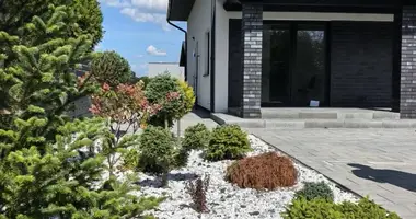 Maison dans Kamianica Zyravieckaja, Bélarus