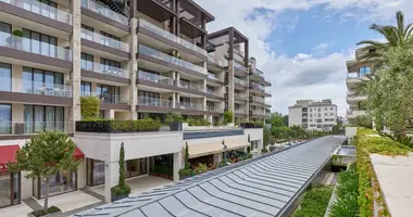 Apartamento 4 habitaciones en Tivat, Montenegro