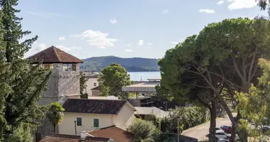 Apartamento 3 habitaciones en Tivat, Montenegro