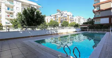 2 bedroom apartment in Konyaalti, Turkey