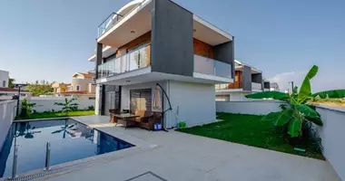 Villa 4 rooms with Swimming pool, with Для долгосрочного ВНЖ in Alanya, Turkey
