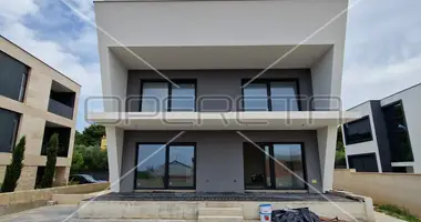 5 room house in Medulin, Croatia