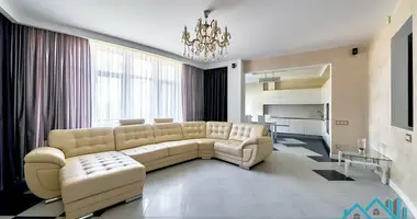 Apartamento 4 habitaciones en Minsk, Bielorrusia