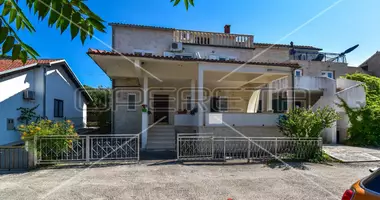 Casa 8 habitaciones en Splitska, Croacia