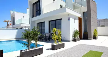 3 room townhouse with parking, with appliances, with park in Formentera del Segura, Spain