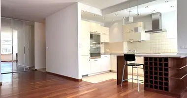 Коммерческое помещение 92 м² в Варшава, Польша
