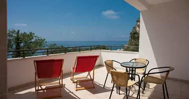 Villa 4 bedrooms with parking, with Terrace, with Garden in Petrovac, Montenegro