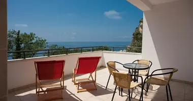 Villa 7 Zimmer mit Parkplatz, mit Terrasse, mit Garten in Petrovac, Montenegro