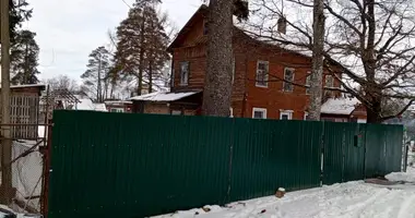 8 room house in Kikerino, Russia