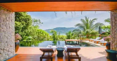Кондо   с видом на море, с бассейном, с видом на горы в Пхукет, Таиланд