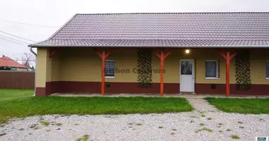 Дом 3 комнаты в Poroszlo, Венгрия