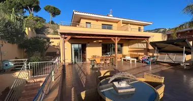 Villa 4 bedrooms in Calella, Spain