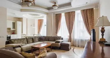 Mieszkanie 3 pokoi w Central Administrative Okrug, Rosja
