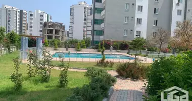 2 room apartment with parking, with swimming pool, with children playground in Erdemli, Turkey