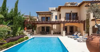 Nieruchomości inwestycyjne 672 m² w Kouklia, Cyprus