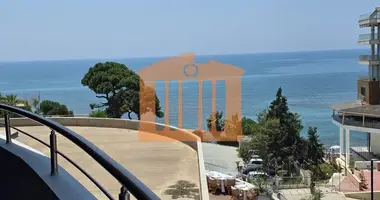 Квартира 3 комнаты в Албания