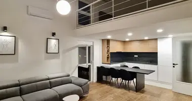 Квартира 3 комнаты в Тиват, Черногория