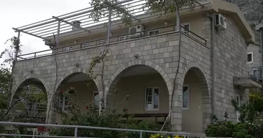 Casa 3 habitaciones en Rijeka-Rezevici, Montenegro