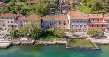 Casa 9 habitaciones en Bijela, Montenegro
