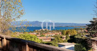 4 bedroom apartment in Desenzano del Garda, Italy