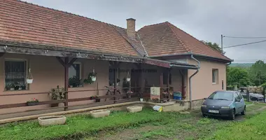 4 room house in Galgagyoerk, Hungary