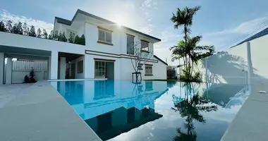 Adosado Adosado 4 habitaciones con Doble acristalamiento, con Balcón, con Amueblado en Phuket, Tailandia