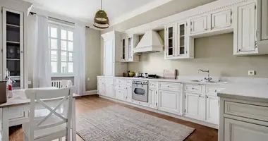 Квартира 3 комнаты в Варшава, Польша