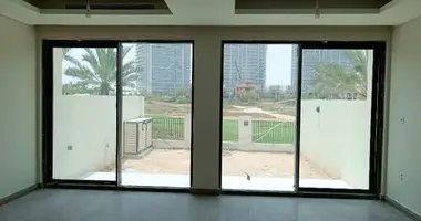 Szeregowiec w Dubaj, Emiraty Arabskie