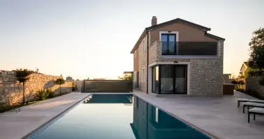 Villa 4 bedrooms in Brtonigla, Croatia