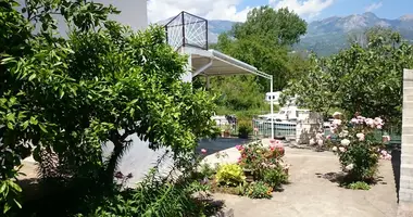 Дом в Херцег-Нови, Черногория