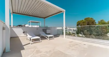 Villa 5 bedrooms in Paralimni, Cyprus