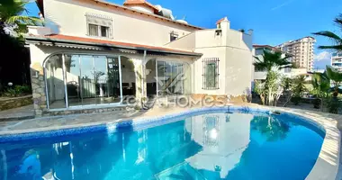 Villa 4 rooms with parking, with furniture, with air conditioning in Avsallar, Turkey