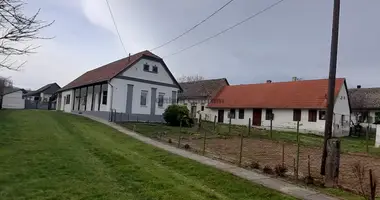 3 room house in Mucsi, Hungary