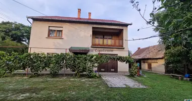 4 room house in Doemsoed, Hungary