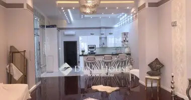 Apartment 1 bathroom with parking, with balcony, with transformable rooms in Budapest, Hungary