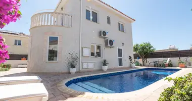 Villa 4 bedrooms in Xylofagou, Cyprus