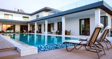 Villa 10 Zimmer mit Schwimmbad in Strovolos, Cyprus