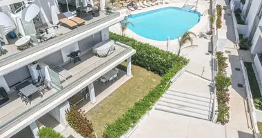 3 bedroom apartment in Estepona, Spain