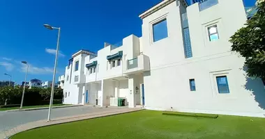 Villa 4 bedrooms in Dubai, UAE