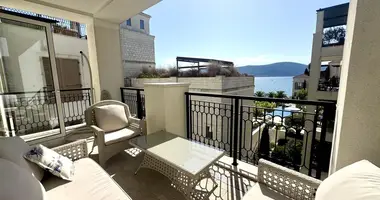 Apartamento 4 habitaciones en Tivat, Montenegro