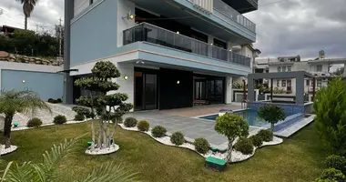 Villa 7 habitaciones con Televisión, con Sauna / baño en Mahmutlar, Turquía