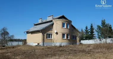 Maison dans Baraulianski siel ski Saviet, Biélorussie